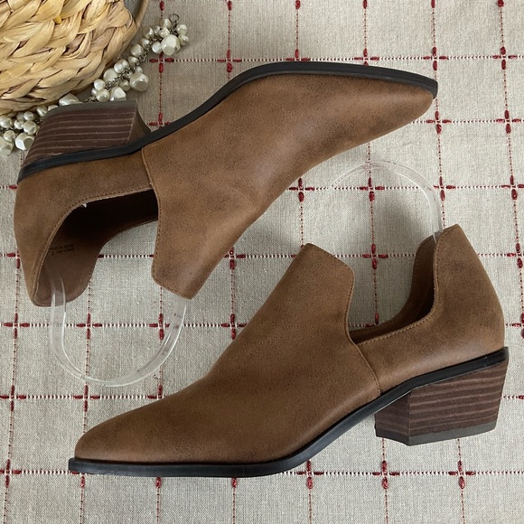 Chinese Laundry Brown Soft Leather “Focus” Bootie 38 US 7.5 Almond Toe NWOB - Picture 6 of 8